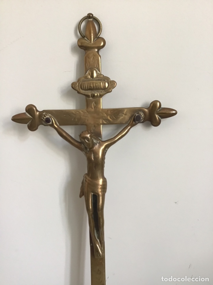 Antig&uuml;edades: Crucifijo antiguo de bronce - Foto 2