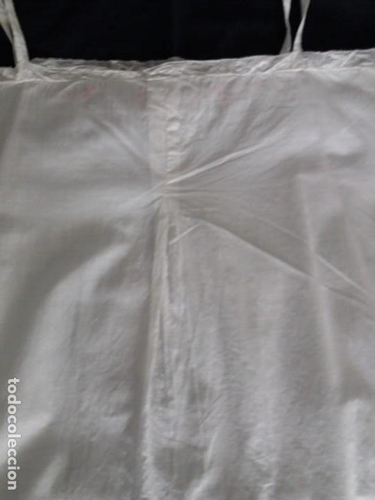 Antig&uuml;edades: CAMISOLA CON ENCAJE Y FIN&Iacute;SIMO BORDADO - Foto 5