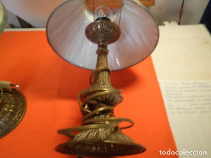 Antig&uuml;edades: Dos lamparas de bronce - Foto 2