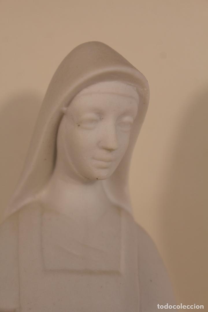 Antig&uuml;edades: figura de monja en porcelana - Foto 5