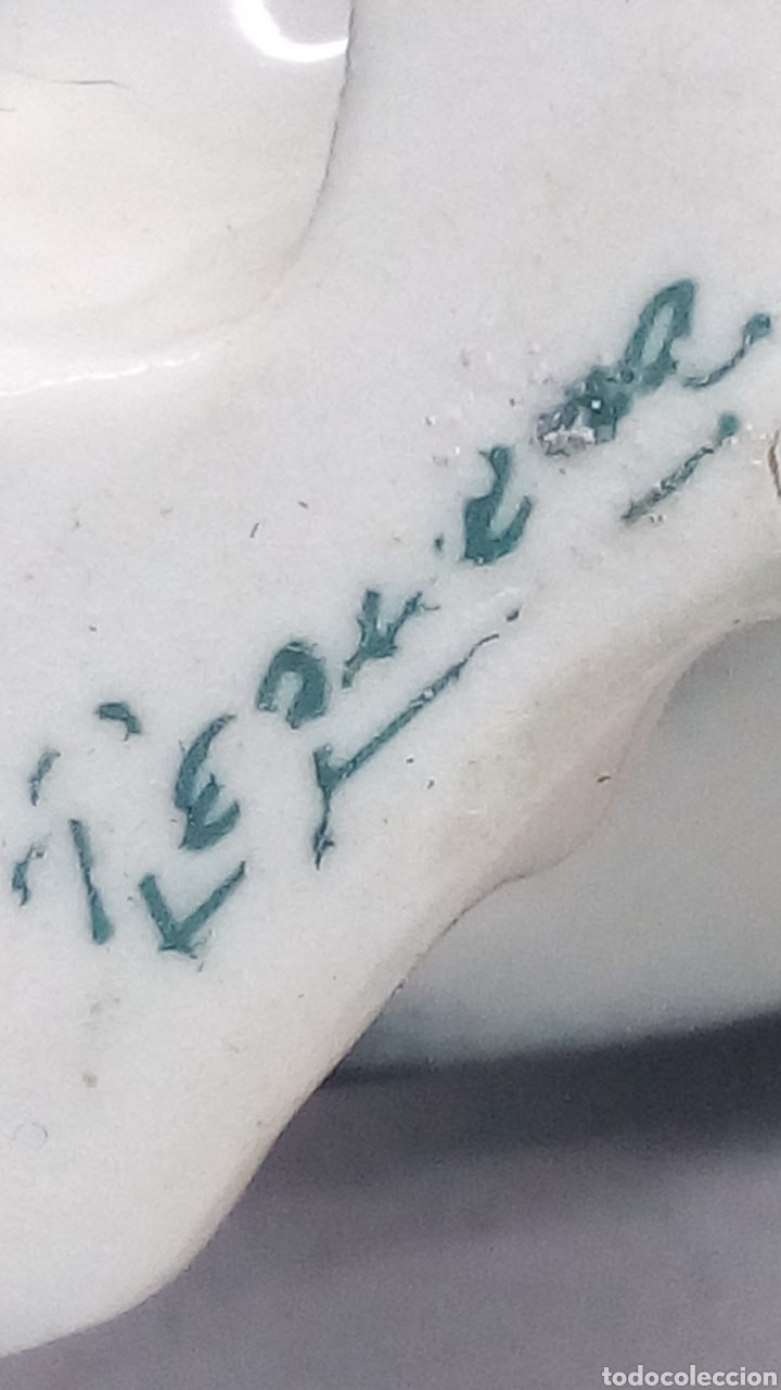 Antig&uuml;edades: Figura de porcelana Requena - Foto 3