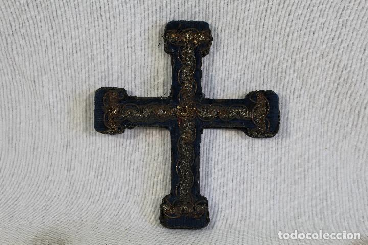 Antig&uuml;edades: cruz potenzada bordada con hilo - Foto 1