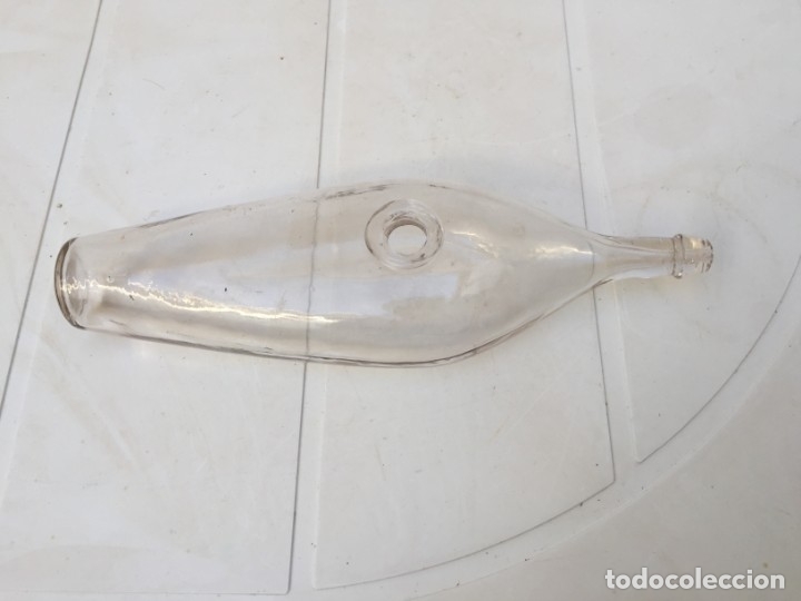 Antig&uuml;edades: Antiguo biber&oacute;n de cristal soplado - Foto 1