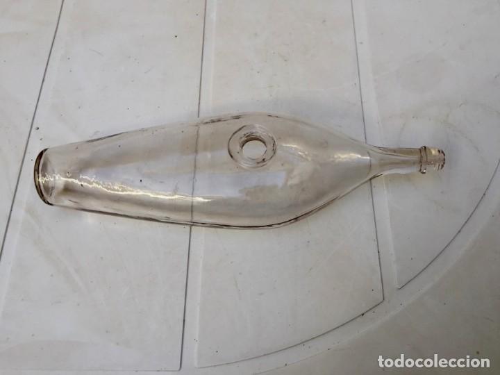 Antig&uuml;edades: Antiguo biber&oacute;n de cristal soplado - Foto 2