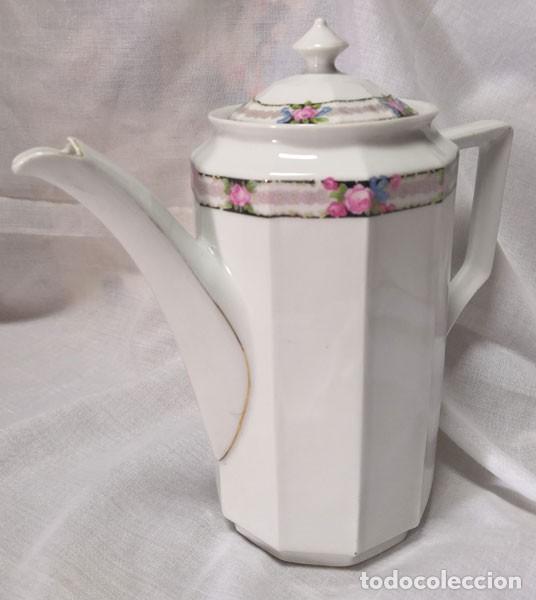 Antig&uuml;edades: CAFETERA - TETERA DE PORCELANA CON MARCAS EN LA BASE NUMERADA - Foto 2