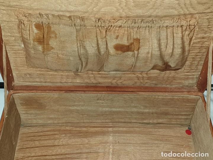 Antig&uuml;edades: MALETA A&Ntilde;OS 60 - Foto 5