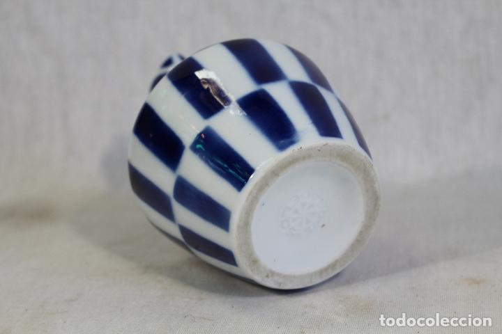 Antig&uuml;edades: jarra en ceramica de sargaledos - Foto 4