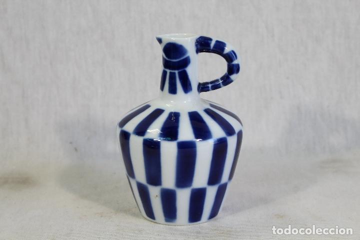 Antig&uuml;edades: jarra en ceramica de sargaledos - Foto 5