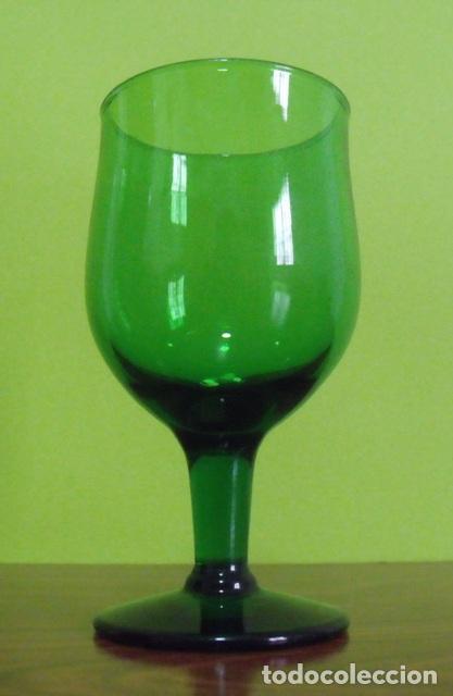 Antig&uuml;edades: Copa Vidrio Cristal Verde - Foto 1