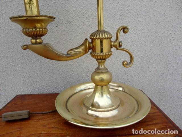 Antig&uuml;edades: Lampara de sobremesa estilo candil en bronce - Foto 4