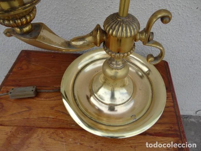 Antig&uuml;edades: Lampara de sobremesa estilo candil en bronce - Foto 5