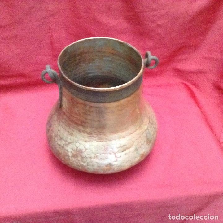 Antiquit&eacute;s: Caldero o herrada vasca de cobre altura 26 cm ancho 27 cm boca 16 cm