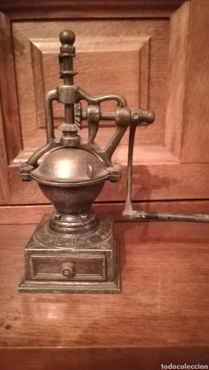 Antiques: Molinillo, de caf&eacute; en miniatura, decorativo