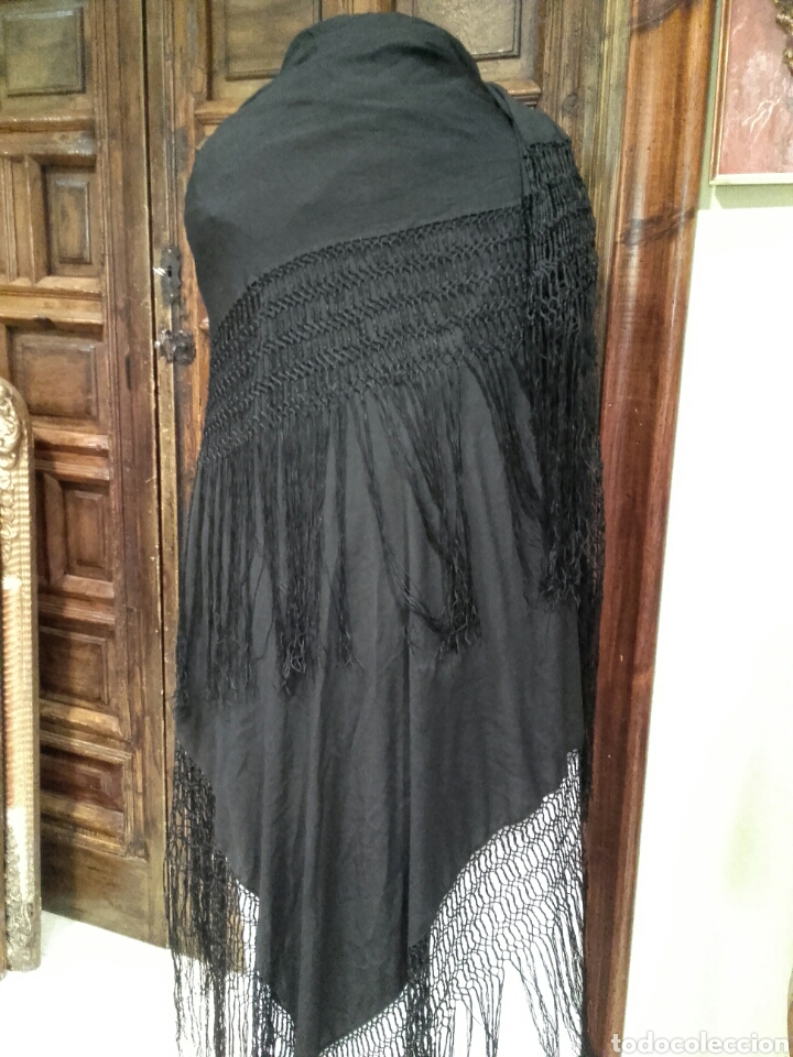 Antig&uuml;edades: MANT&Oacute;N NEGRO DE SEDA LISA. - Foto 3