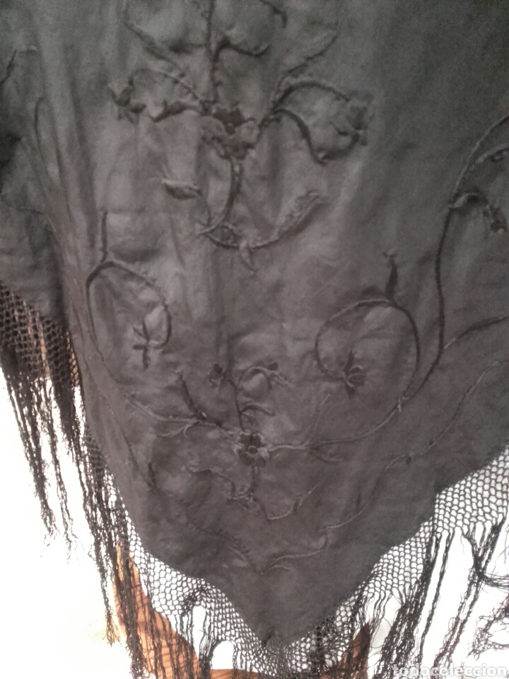Antig&uuml;edades: MANT&Oacute;N DE SEDA NEGRO BORDADO. - Foto 3