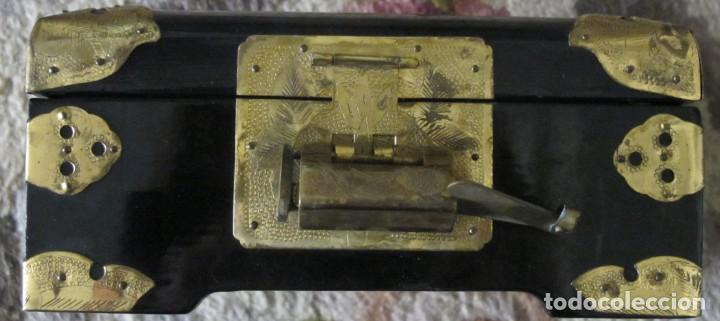 Antig&uuml;edades: CAJA JOYERO DE LACA NEGRA - Foto 3