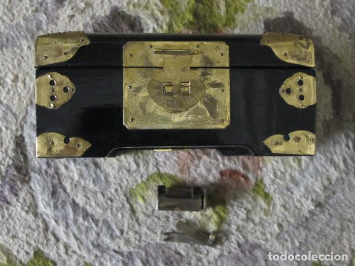 Antig&uuml;edades: CAJA JOYERO DE LACA NEGRA - Foto 4