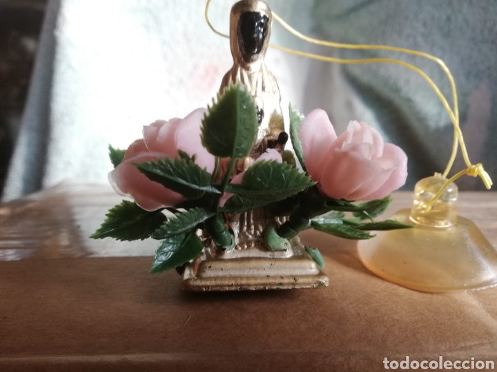 Antig&uuml;edades: Virgen de Montserrat ventosa coche - Foto 1
