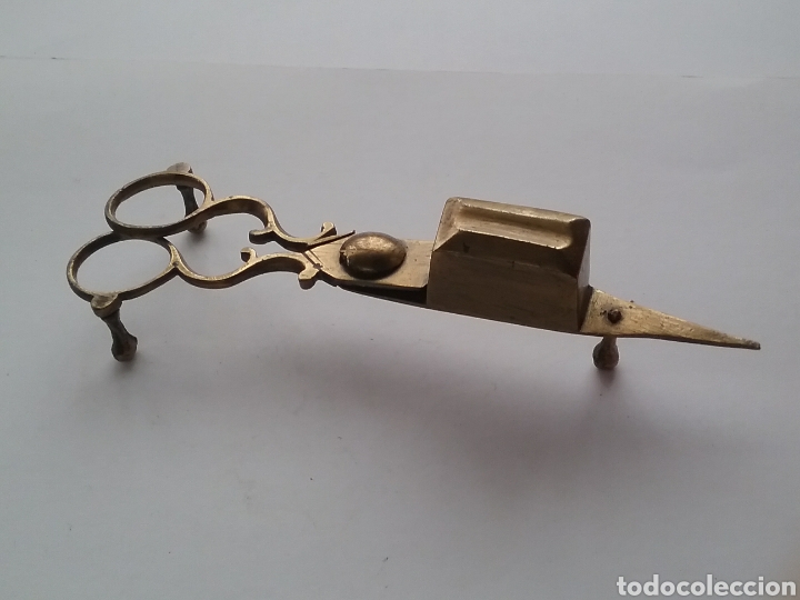 Antig&uuml;edades: Apagavelas en bronce siglo XIX. - Foto 1