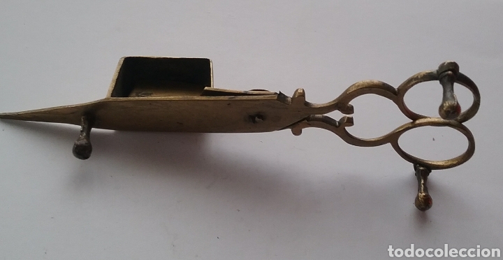 Antig&uuml;edades: Apagavelas en bronce siglo XIX. - Foto 2