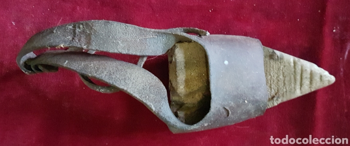 Antig&uuml;edades: Antigua ozuela protector para segar - Foto 1