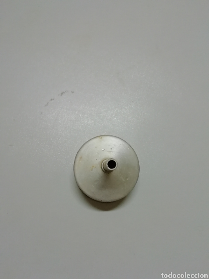 Antig&uuml;edades: Filtro de cafetera de aluminio 6 cm - Foto 2