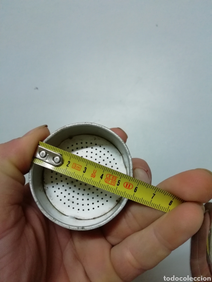 Antig&uuml;edades: Filtro de cafetera de aluminio 6 cm - Foto 3