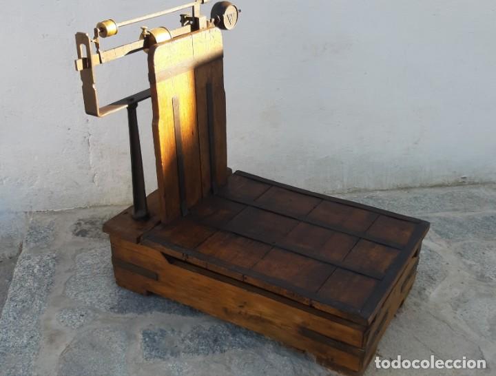 Antig&uuml;edades: Antig&uuml;a b&aacute;scula de pesaje - Foto 2