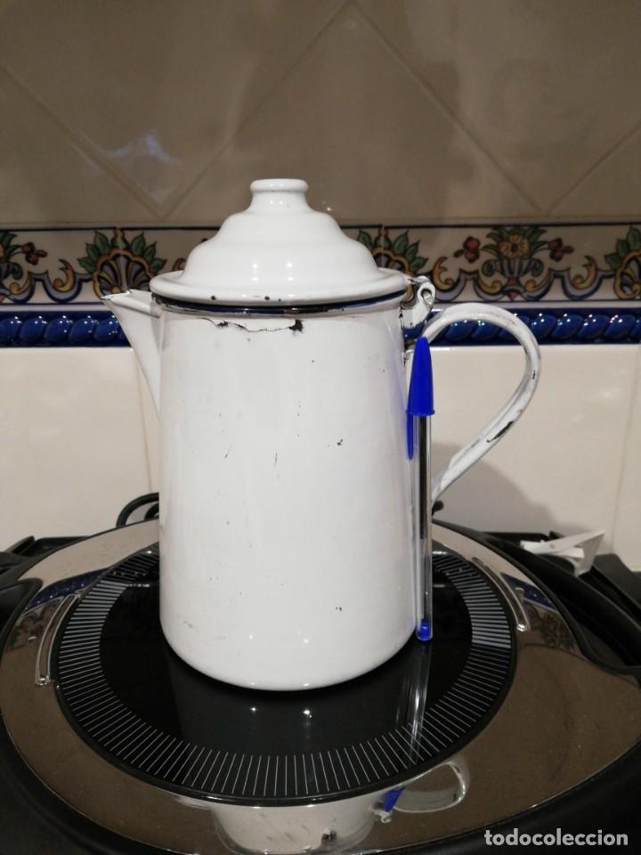 Antig&uuml;edades: Antigua cafetera esmaltada. - Foto 4