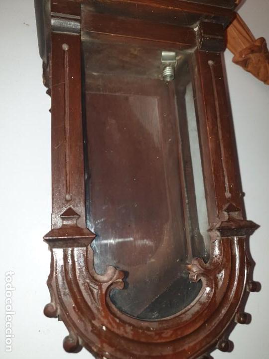 Antig&uuml;edades: MINI CAPILLA DE MADERA CON FIGURA CRISTO - Foto 6