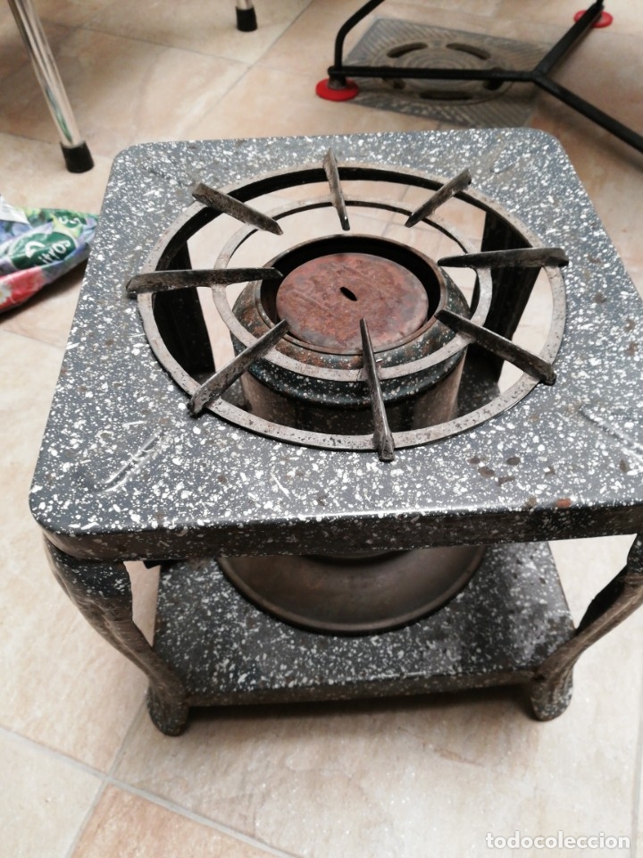 Antiguidades: Antiguo infernillo de petr&oacute;leo marca Practic.