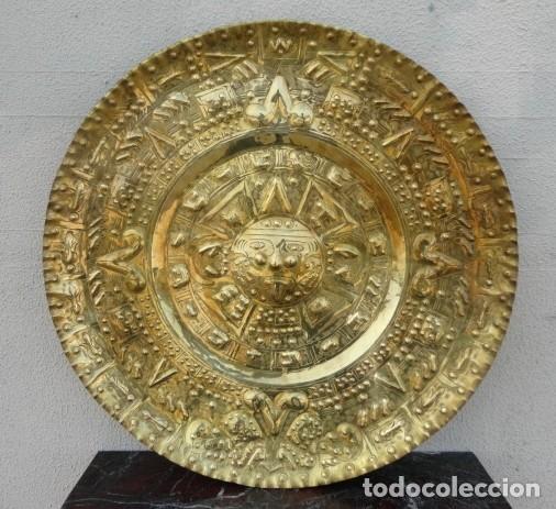Antig&uuml;edades: Plato de laton del dios sol azteca - Foto 1