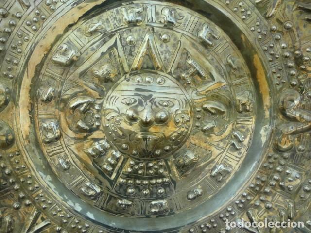 Antig&uuml;edades: Plato de laton del dios sol azteca - Foto 3