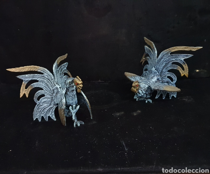 Antig&uuml;edades: Pareja de gallos de bronce - Foto 11