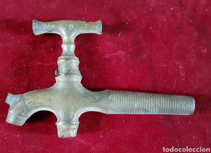 Antig&uuml;edades: Antiguo grifo tonel bronce - Foto 2