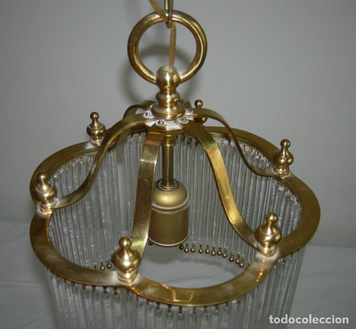 Antig&uuml;edades: L&aacute;mpara de techo de bronce y barritas de cristal. - Foto 3