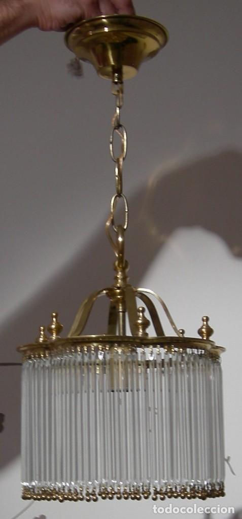 Antig&uuml;edades: L&aacute;mpara de techo de bronce y barritas de cristal. - Foto 6