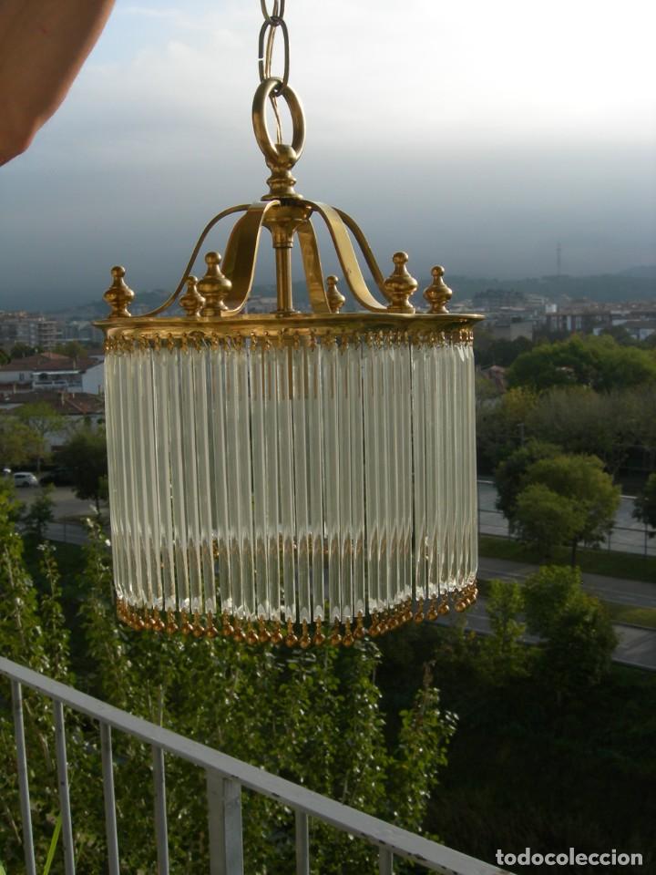 Antig&uuml;edades: L&aacute;mpara de techo de bronce y barritas de cristal. - Foto 7