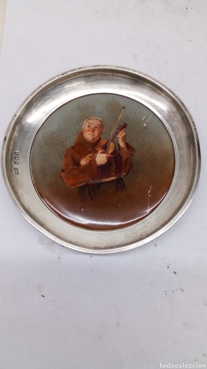 Antig&uuml;edades: Plato con ceramica pintada y plata - Foto 1