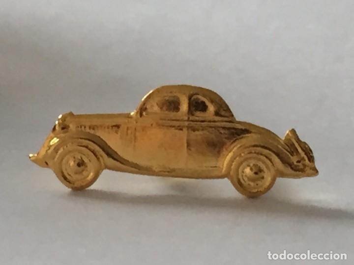 Antig&uuml;edades: INSIGNIA AUTOMOVIL fiat TOPOLINO