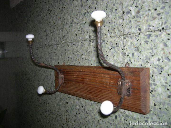 Antig&uuml;edades: Antiguo perchero o colgador de pared rustico. - Foto 5