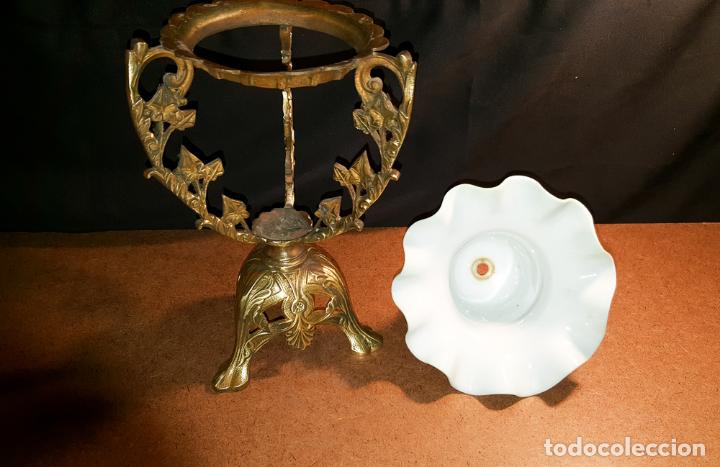Antig&uuml;edades: CENTRO DE BRONCE Y OPALINA - Foto 4