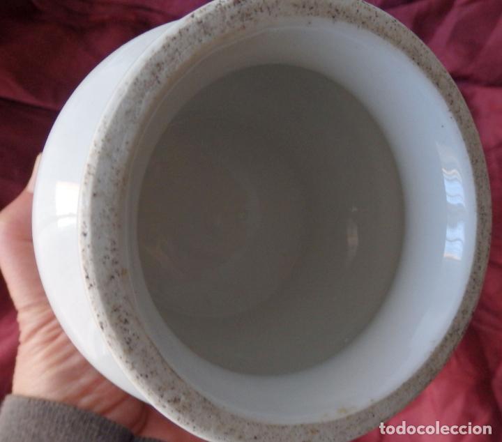 Antig&uuml;edades: BASE DE QUINQUE DE OPALINA O CERAMICA - Foto 4