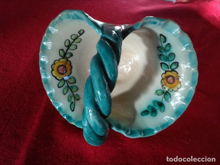 Antig&uuml;edades: Canasto antiguo de cer&aacute;mica de Talavera - Foto 2
