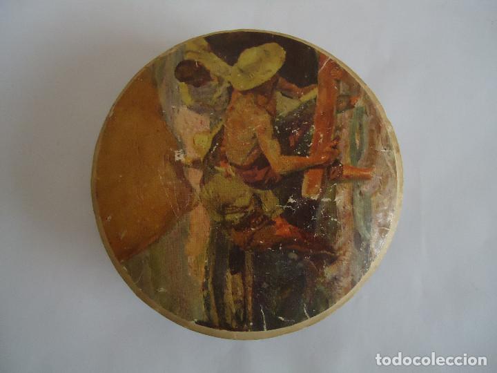 Antig&uuml;edades: ANTIGUA POLVERA DE CARTON . --- 4 - Foto 2