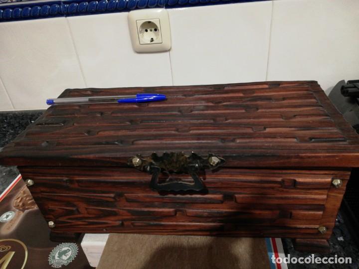 Antig&uuml;edades: Caja de madera estilo baul. - Foto 3