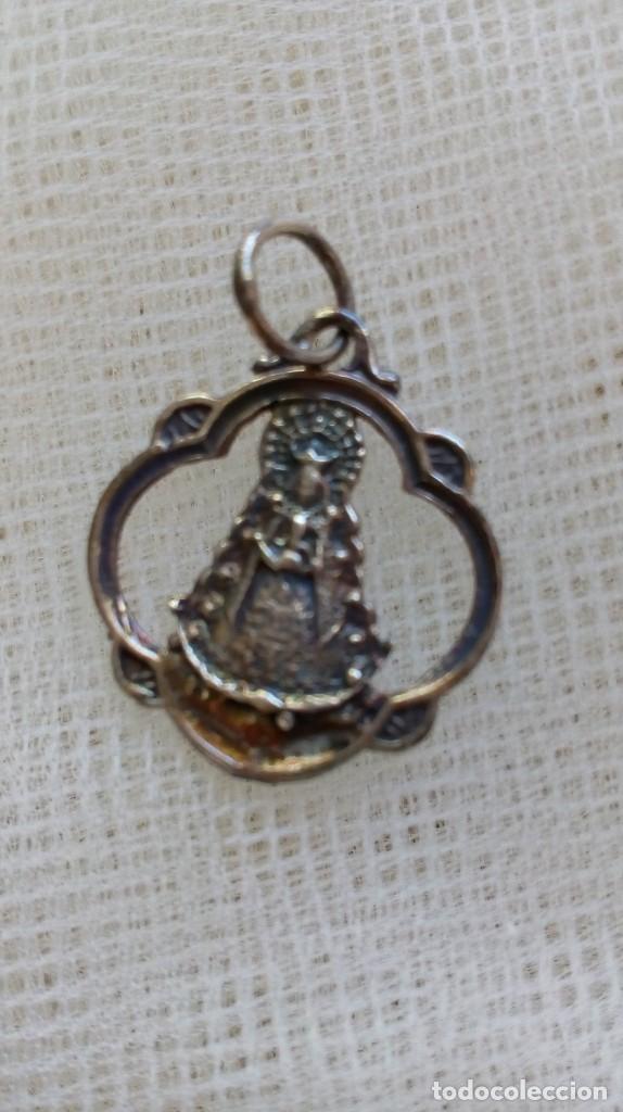 Antig&uuml;edades: Medalla de plata de la Virgen del Roc&iacute;o - Foto 4