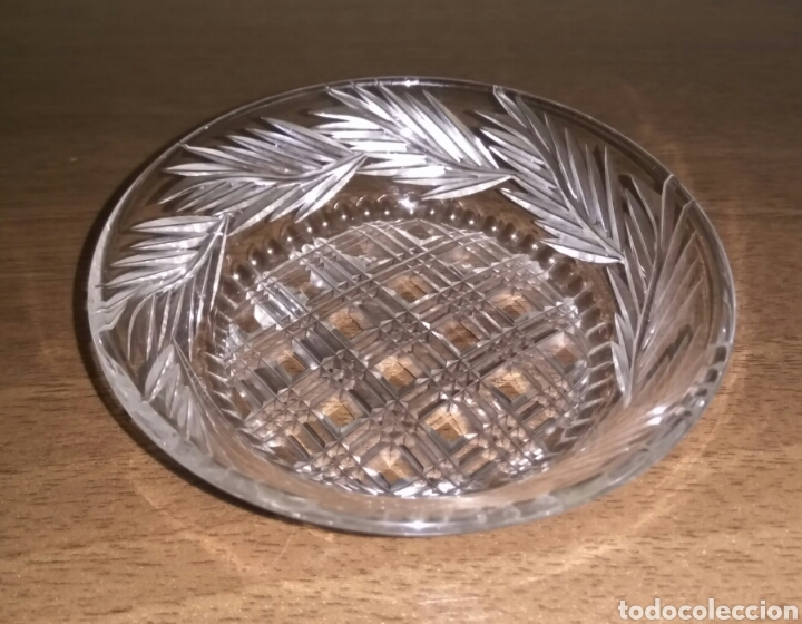Antig&uuml;edades: Platito de cristal tallado - Foto 1