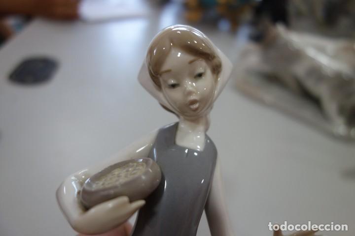 Antig&uuml;edades: Dar de comer a mi pato de LLADRO - Foto 5