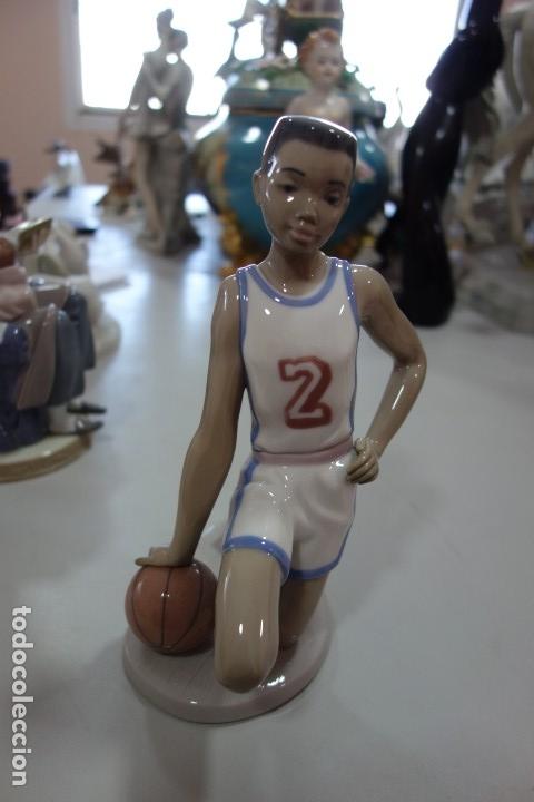 Antig&uuml;edades: Jugador de baloncesto de LLADRO - Foto 1